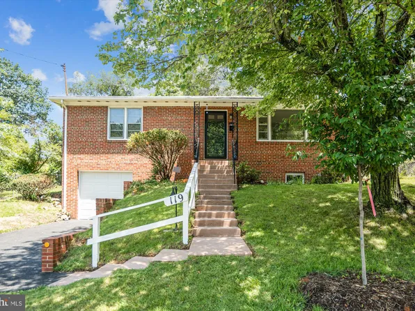 119 Cree Dr, Oxon Hill, MD 20745