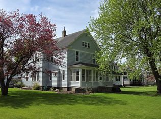 915 Riverside Dr, International Falls, MN 56649