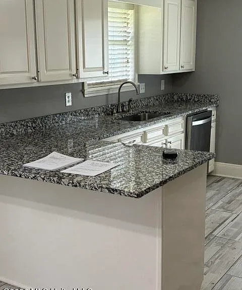 1042 N Azalea Dr — Photo 8