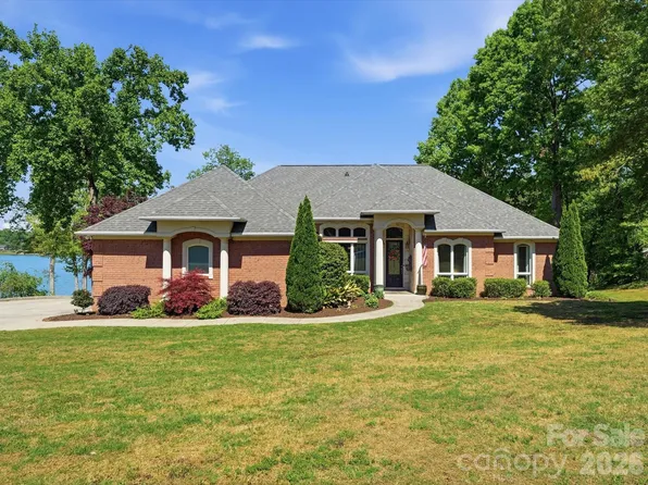 154 Quail Hollow Dr, Kings Mountain, NC 28086