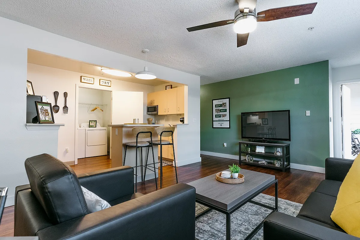 Fully Furnished - Stadium Park