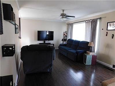 3rd image of 519 Northfield Dr