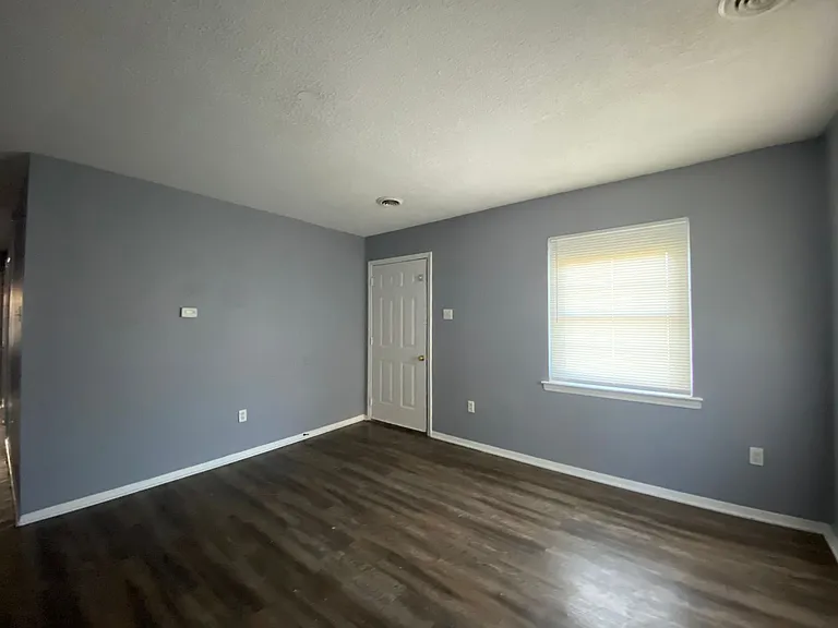 1154 Western Park Dr — Photo 3