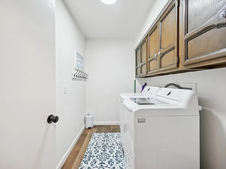8102 S Sandusky Ave — Photo 56