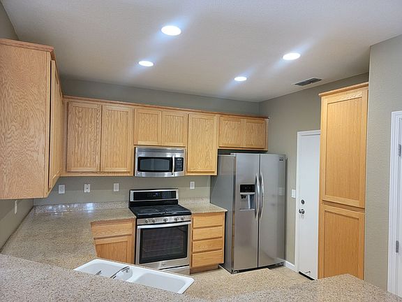 5th image of 120 Soaring Hawk Ln