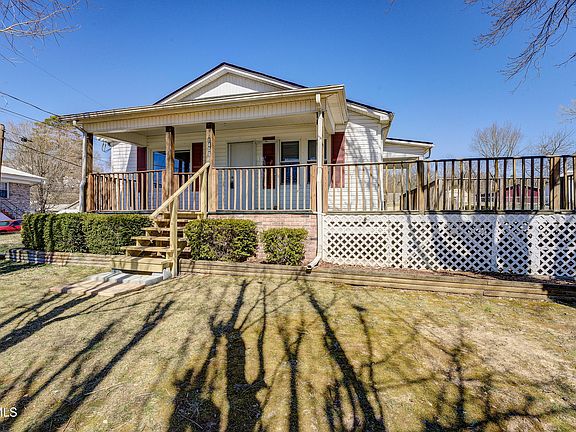 2nd image of 1400 Leeland Dr