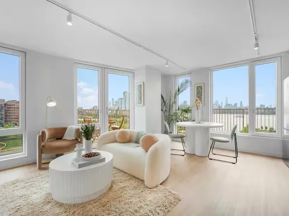 16 West Street image 1 of 22