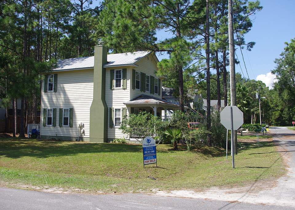 202 Sawyer Ln, Apalachicola