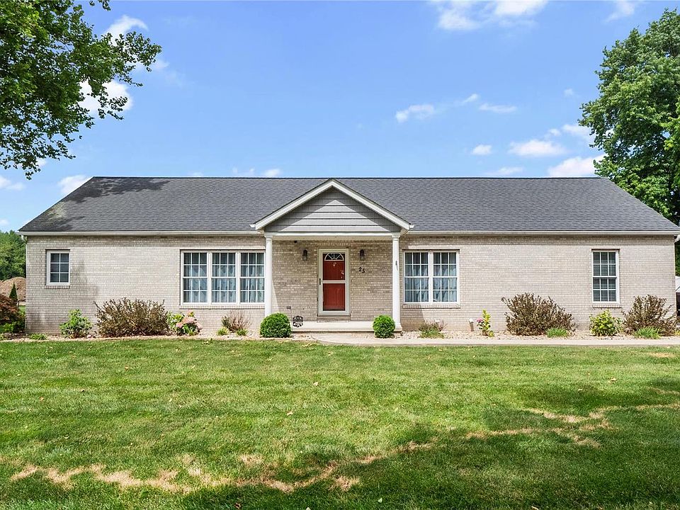 1st image of 25 Rosewood Dr