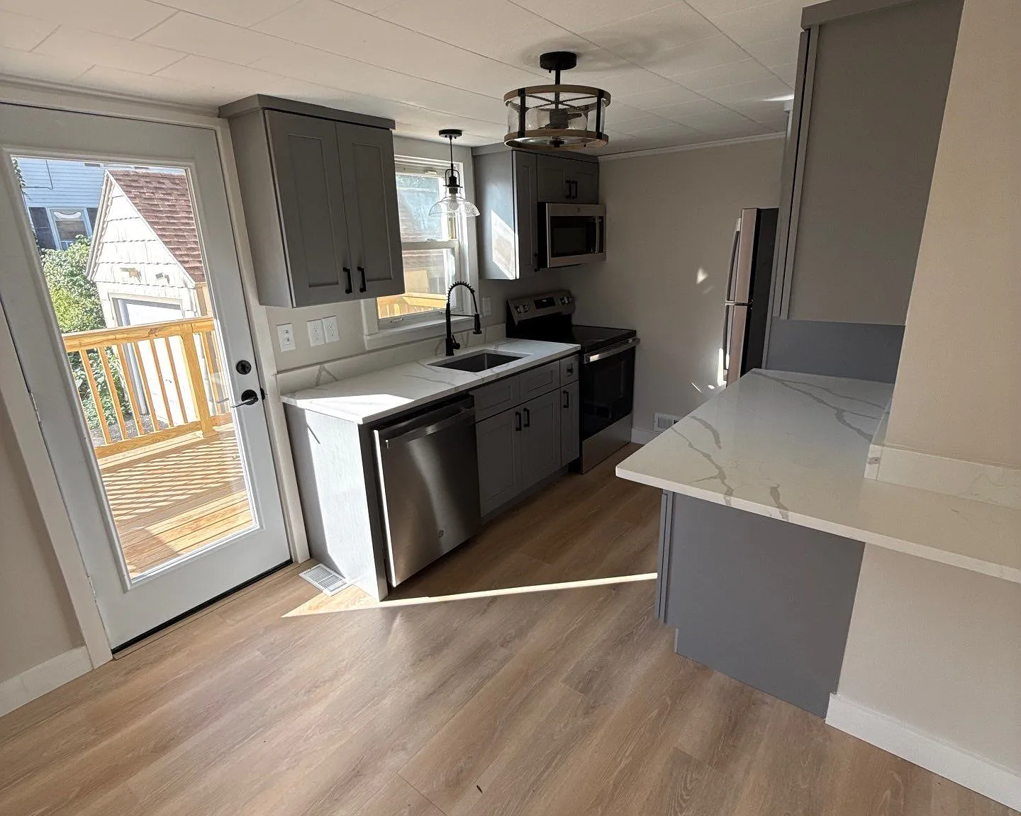 3 bed, 1152 sqft, $2,800 — Photo 2