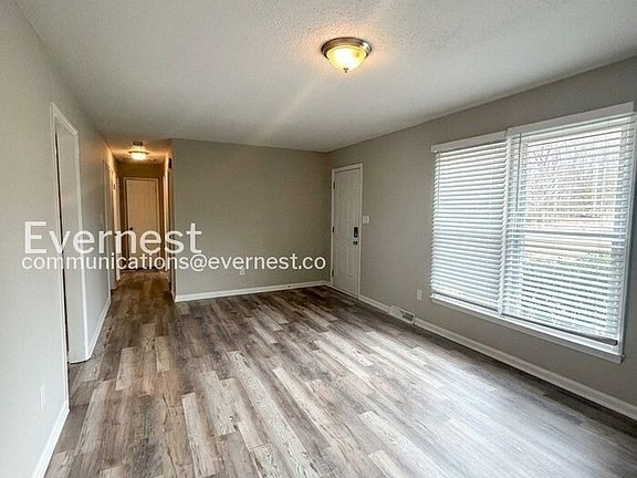 5th image of 1676 Guilford Dr
