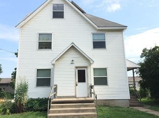 1015 W 22nd St, Cedar Falls, IA 50613