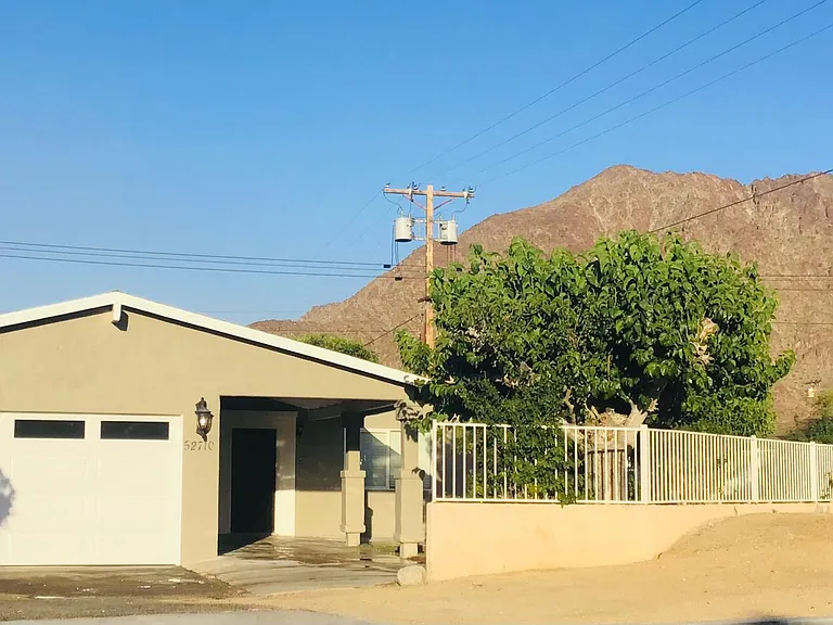 52710 Avenida Mendoza — Photo 24