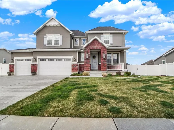 2449 N Sarus Crane Dr, Clinton, UT 84015