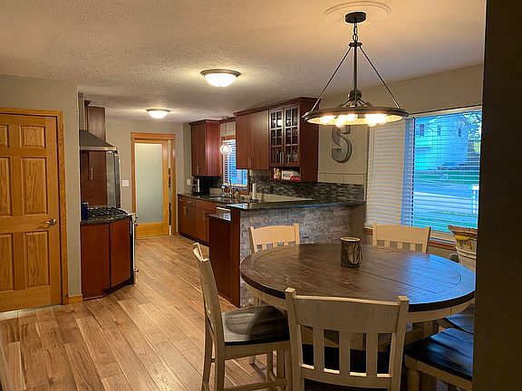 2nd image of 4609 Lincoln Way