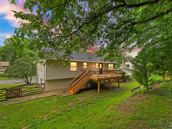 5th image of 2660 Oakton Glen Dr