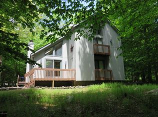 49 Norton Dr, Gouldsboro, PA 18424