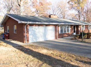 1806 Maury Cir, Alcoa, TN 37701