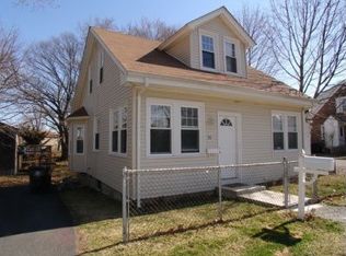 32 Booth Ave, Warwick, RI 02888