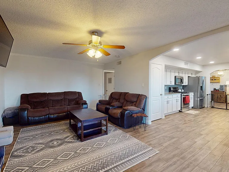 3249 Emerald Point Dr — Photo 12