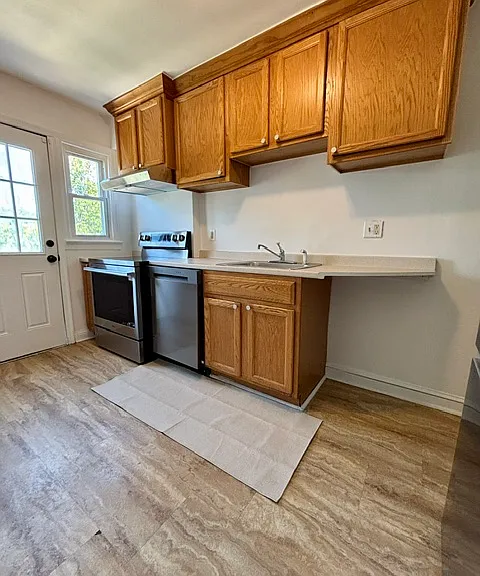 1760 E St NE — Photo 9