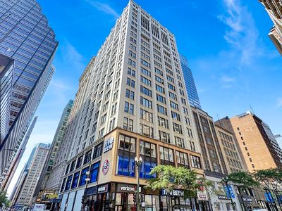 8 W Monroe St APT 2001, Chicago, IL, 60603