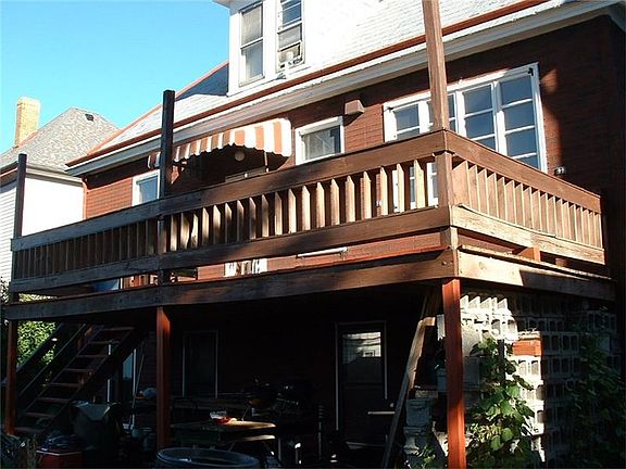 3rd image of 415 Guy St