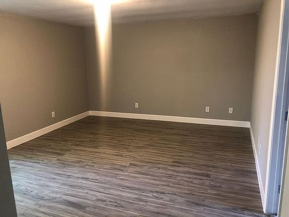 3rd image of 15642 Pagehurst Dr