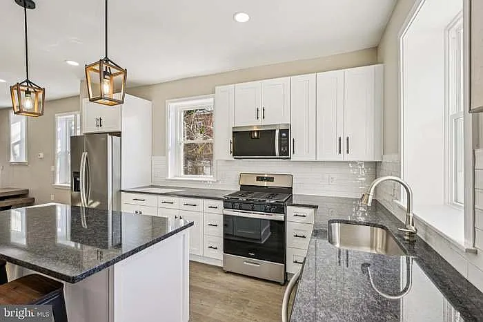 914 S 54th St — Photo 9