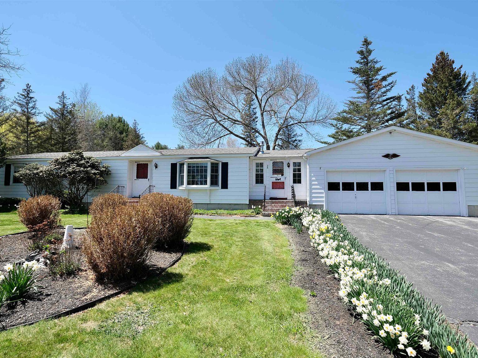 26 Mirror Lake Drive, Mirror Lake, NH 03853 Zillow