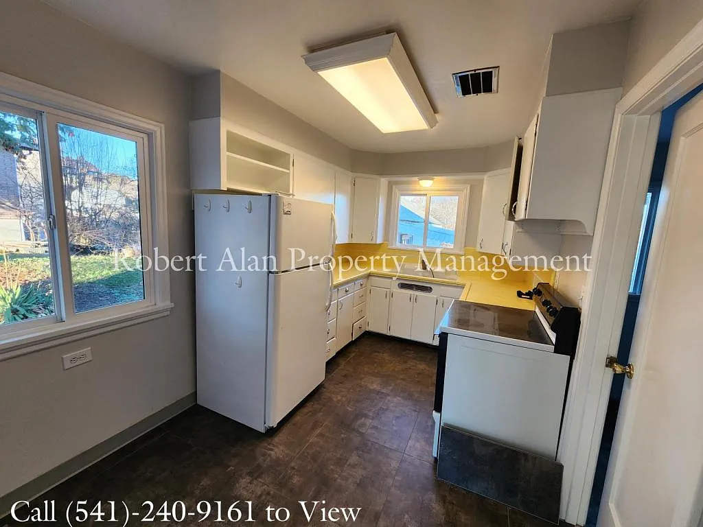 646 NW 9th — Photo 4