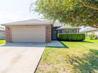 128 Oregon Trl, Waxahachie, TX 75167