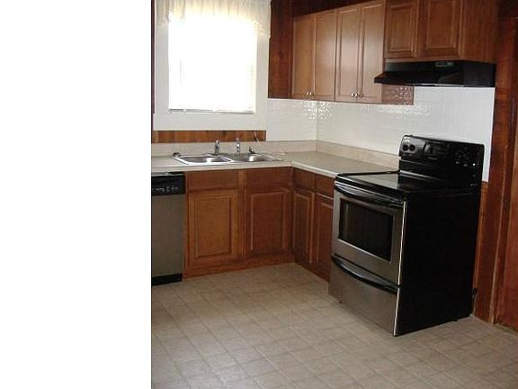 3rd image of 409 Hobart Ave APT A