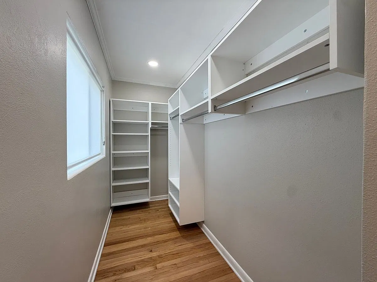 2515 Illinois St — Photo 3
