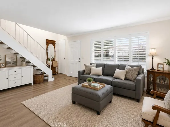 360 Meadow Ct, Brea, CA 92821