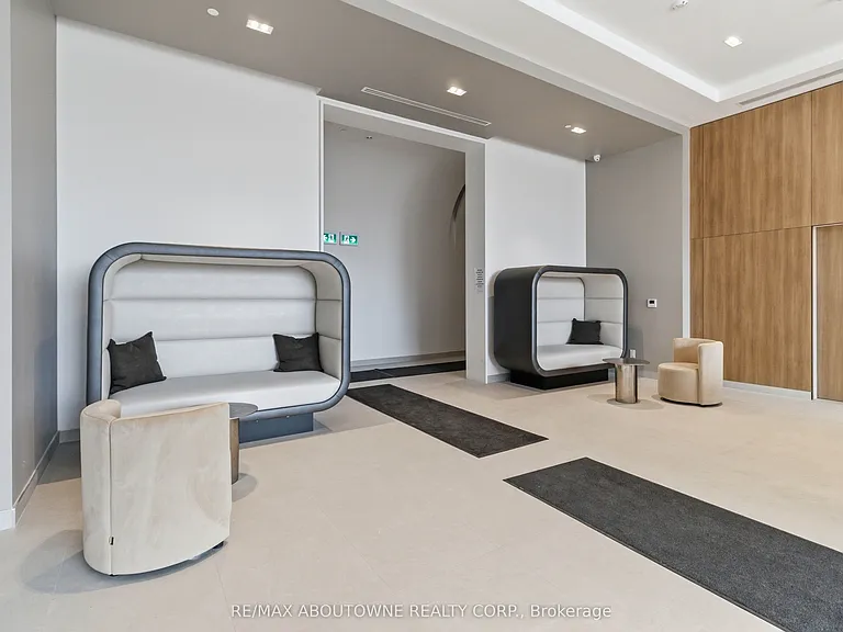 2075 Lakeshore Rd #1211 — Photo 25