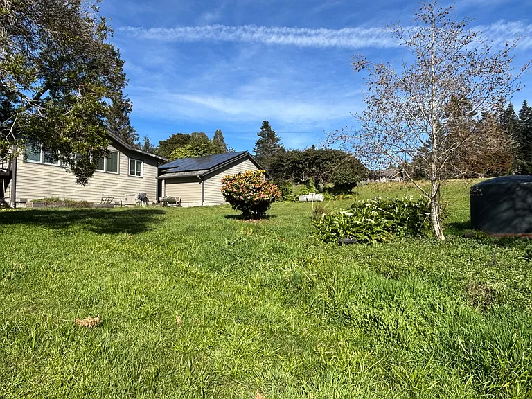 Brookfield Dr — Photo 2