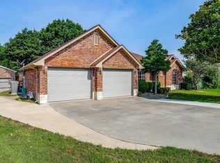 5821 Hackberry Ct, Midlothian, TX 76065