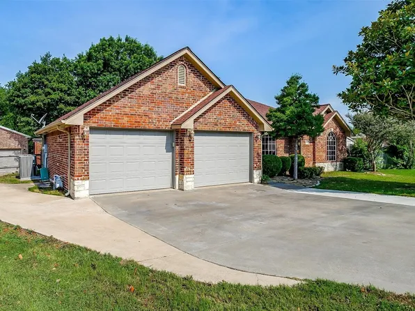 5821 Hackberry Ct, Midlothian, TX 76065
