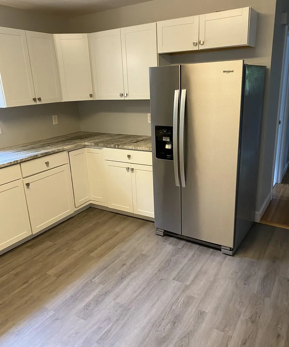 2 bed, 1000 sqft, $2,450 — Photo 3