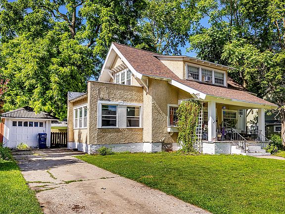 2nd image of 605 8th St #607