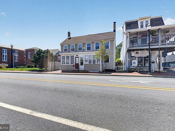 3rd image of 104 E Main St