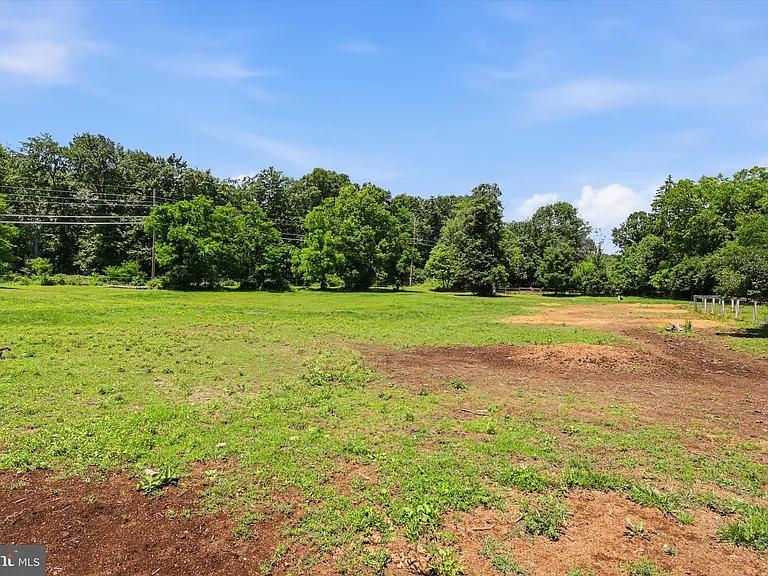 8606 Yellow Springs Rd — Photo 40