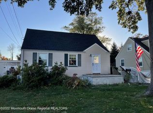 13 Terry Ln, Clark, NJ 07066