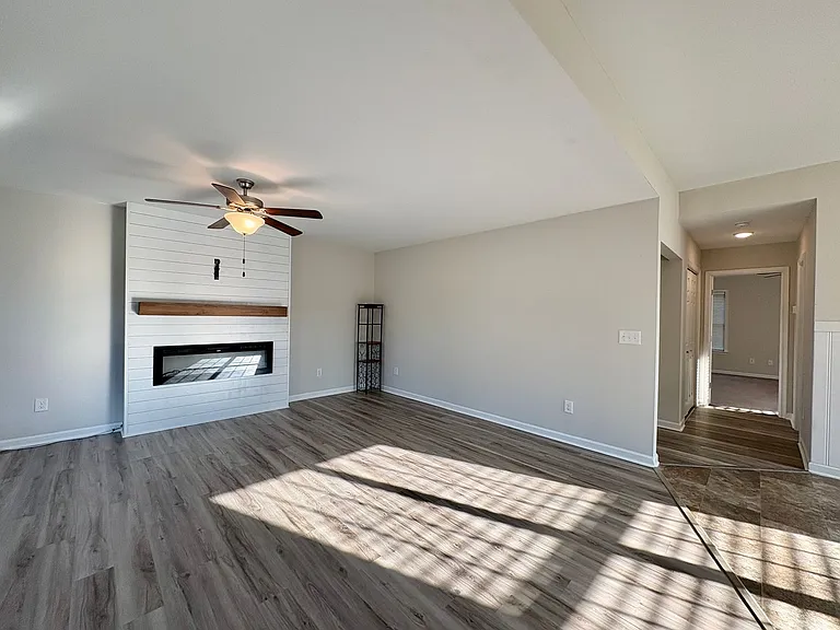 1933 Sapphire Rd — Photo 14