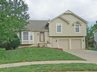 14083 S Seminole Ct, Olathe, KS 66062