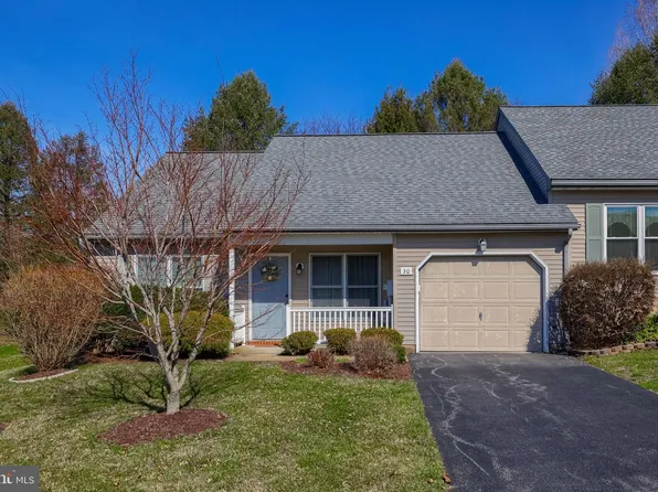 30 Knollwood Rd, Millersville, PA 17551