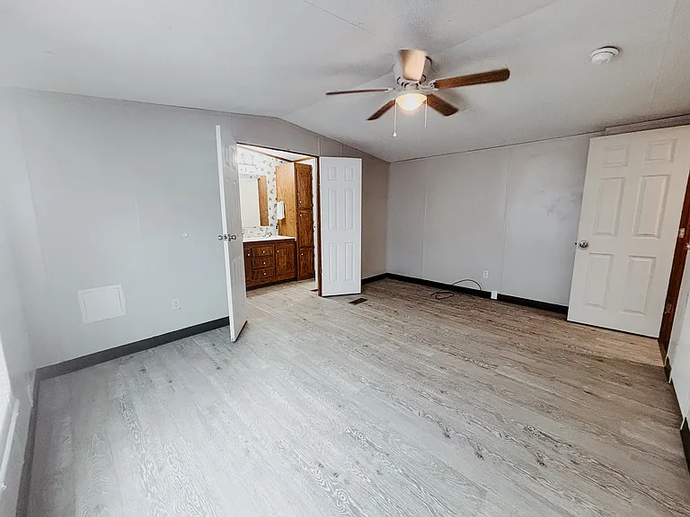 306 N A St — Photo 14