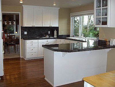 2nd image of 10805 NE 39th Pl