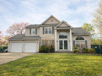 1 Daylilly Court, Middle Island, NY, 11953